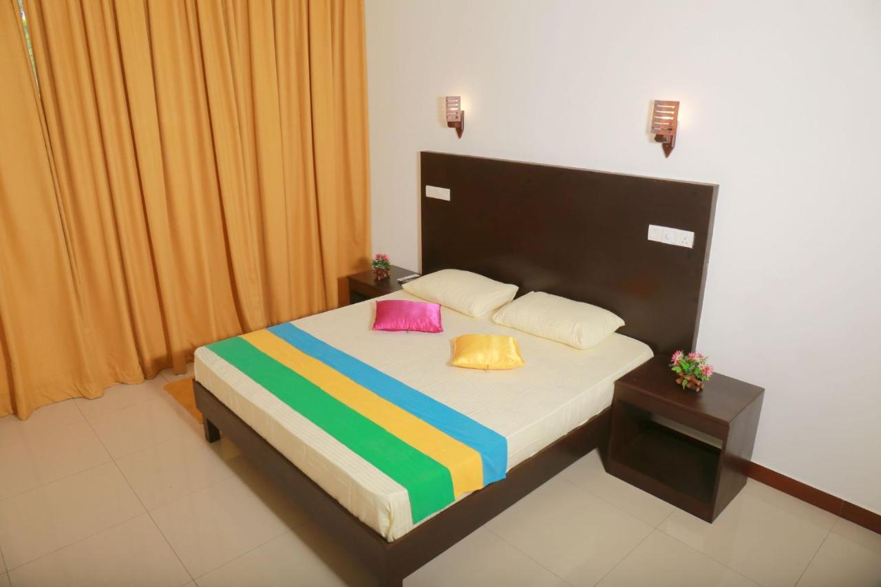 Jayaa Beach Талпе Екстериор снимка