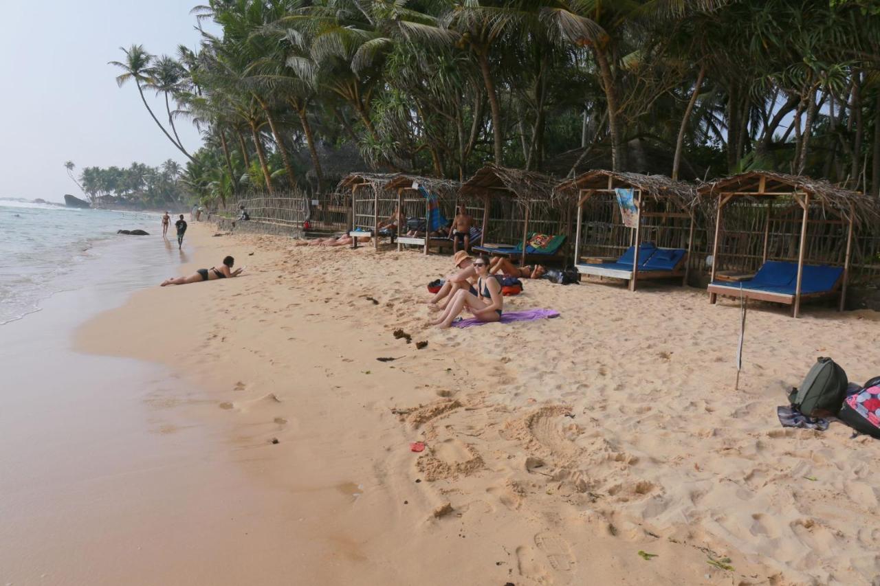 Jayaa Beach Талпе Екстериор снимка