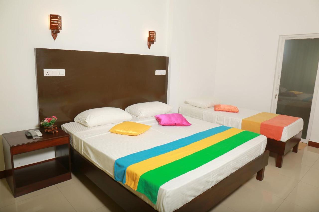 Jayaa Beach Талпе Екстериор снимка
