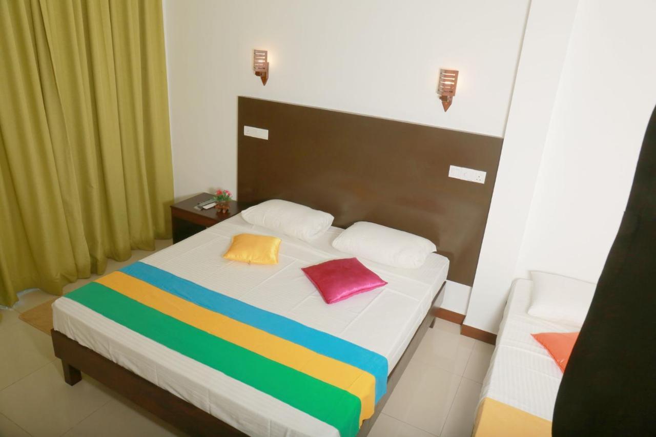 Jayaa Beach Талпе Екстериор снимка